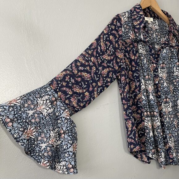Umgee Tops - Umgee USA Size Small Bell Sleeve Sheer Blouse Flowy Boho Floral Top Romantic